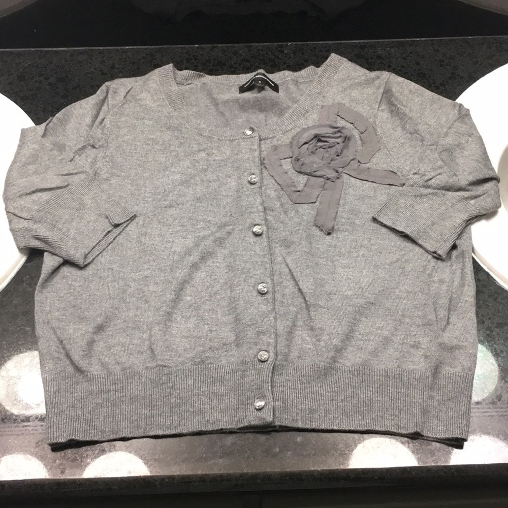 Express jewel button half-sleeved cardigan